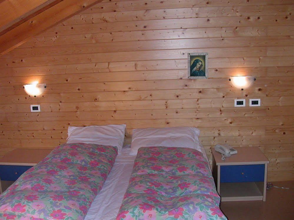 Hotel Martinella Фольгария Экстерьер фото